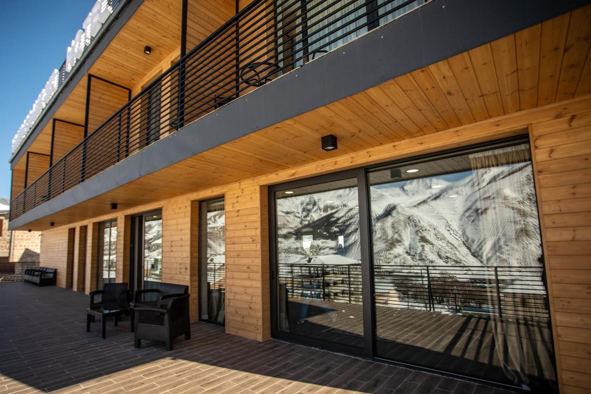 Kazbegi Hotel Grand View Ngoại thất bức ảnh